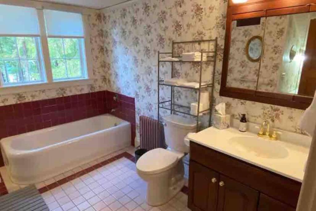 The Hillside B&B. Home W/ Breakfast Service! Wisconsin Dells Exteriör bild