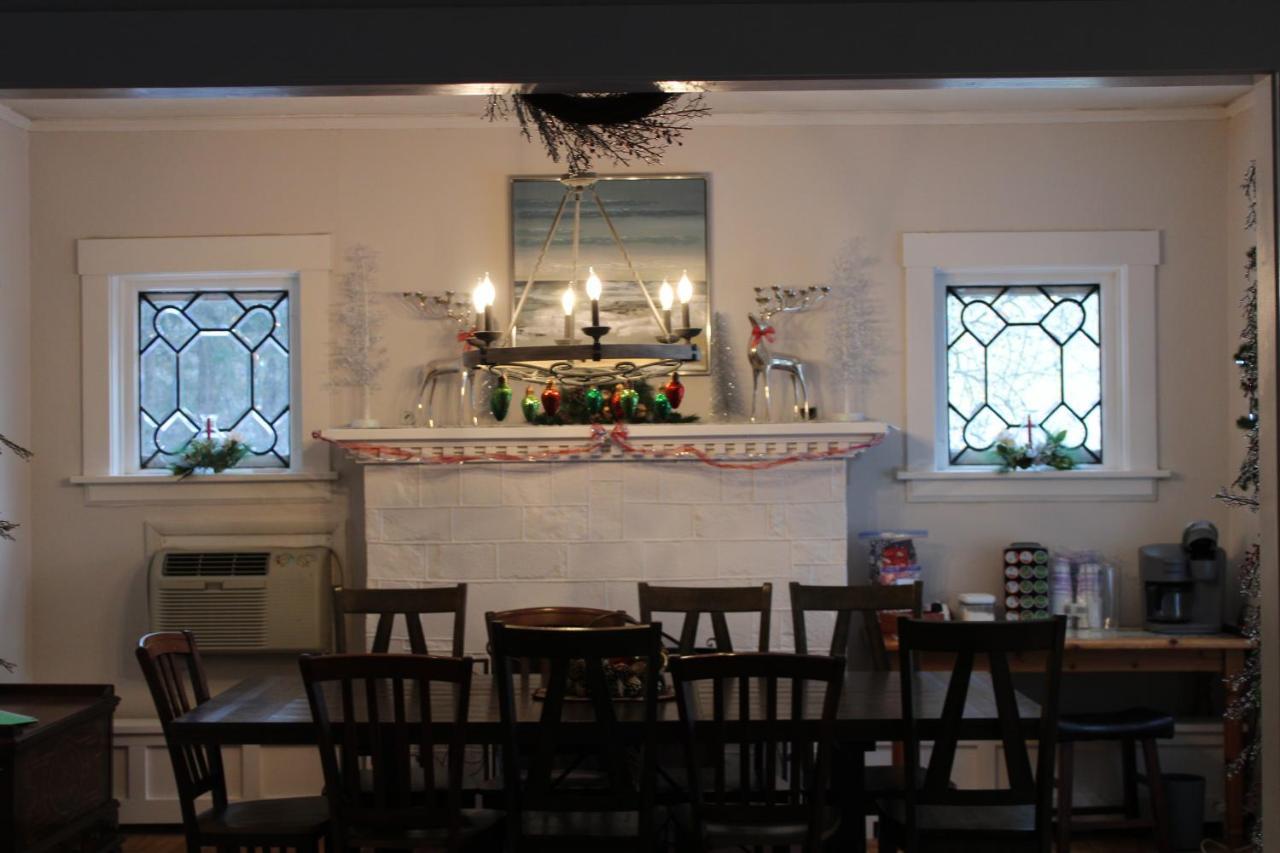The Hillside B&B. Home W/ Breakfast Service! Wisconsin Dells Exteriör bild